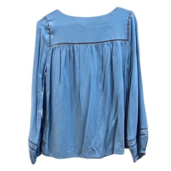 Long sleeve blue top with lace trim size medium - Picture 3 of 4